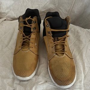 Timberland suede yellow shoes